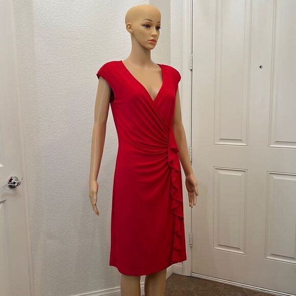 Evan Picone Dresses & Skirts - Evan Picone Dresses Size 10 V Neck Slimming Ruching Ruffle Short Sleeve Midi
